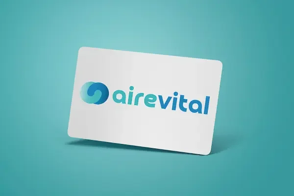 Logotipo diseñado para Airevital, aplicado sobre una tarjeta de visita